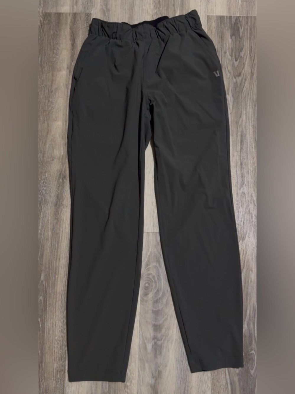 Vuori Men's Grey Active Pants - Performance Stretch